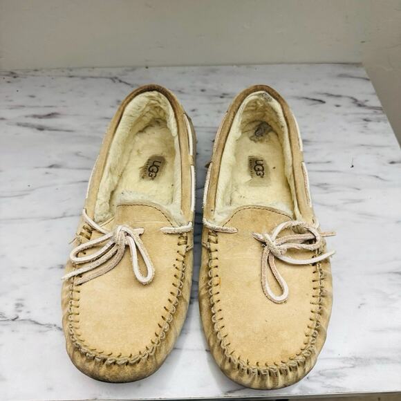 Ugg Dakota Tan Leather Lined Slip On Moccasins Womens Size 8 - Picture 3 of 9